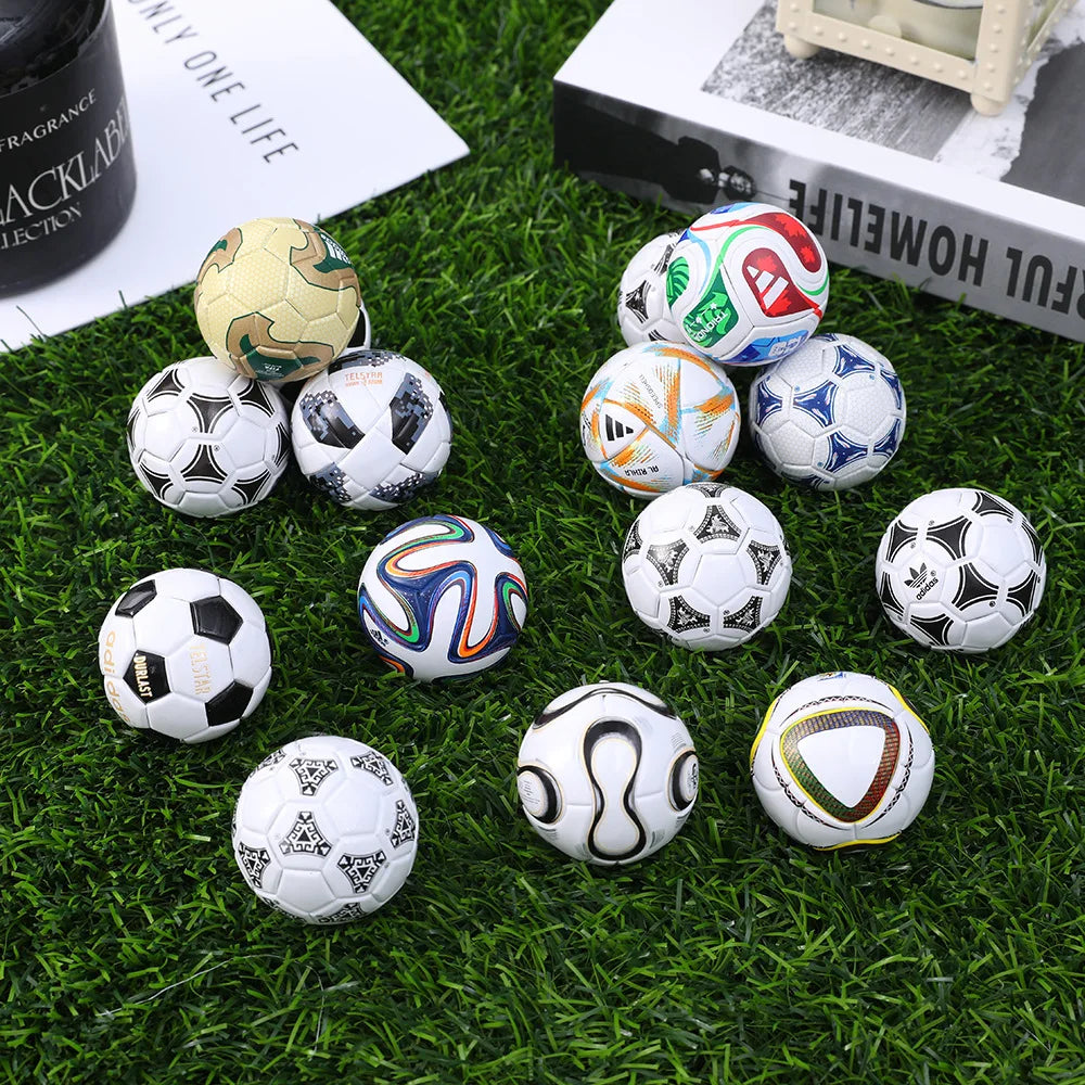 World Cup Mini Soccer Ball Set 15PCS 3.8cm Football Collectible Models Mini Balls Set Sports Souvenir Fan Memorabilia Gifts